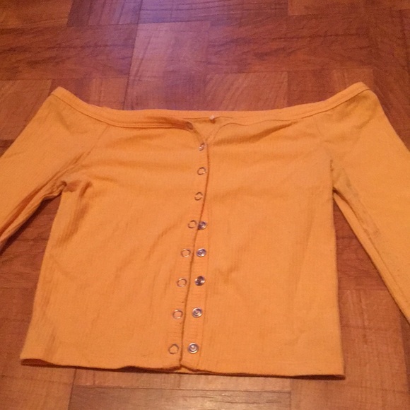 Crop top - Picture 1 of 1